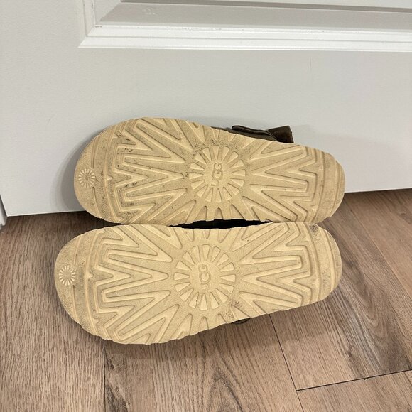 UGG Goldenstar Clog in Moss Green Size US 9.5 - Picture 9 of 9